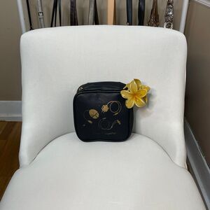 Macy's Vintage Keep it Together Gadget Organizer Travel Storage Bag